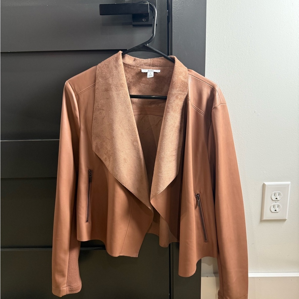 Bar III Women's Tan Crop Flyaway Faux Leather Jacket Size Medium - Picture 2 of 9